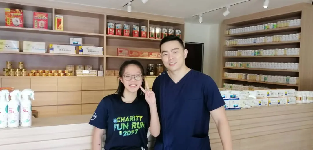 杨大夫中医患者留影