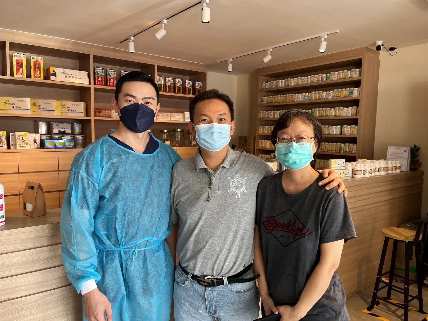 杨大夫中医患者留影